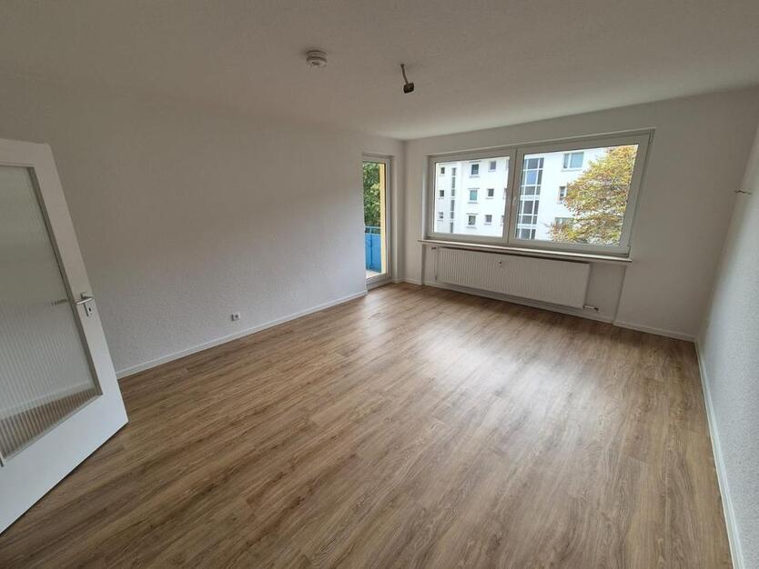 Anfragestopp!! Neu renovierte 3 Zimmer - Wohnung zimmer