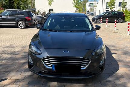 Ford Focus 93.000 km 14.900 &euro; Bremen 28259