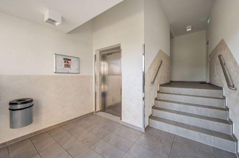 Etagenwohnung Bremen Handelshäfen - 3 Zimmer, 84 m&sup2;, 1.450&euro; | Angebot:25815465