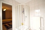 Großes modernisiertes EFH + EBK + Wintergarten + 2 Bäder mit 2 Stellplätzen vor dem Haus