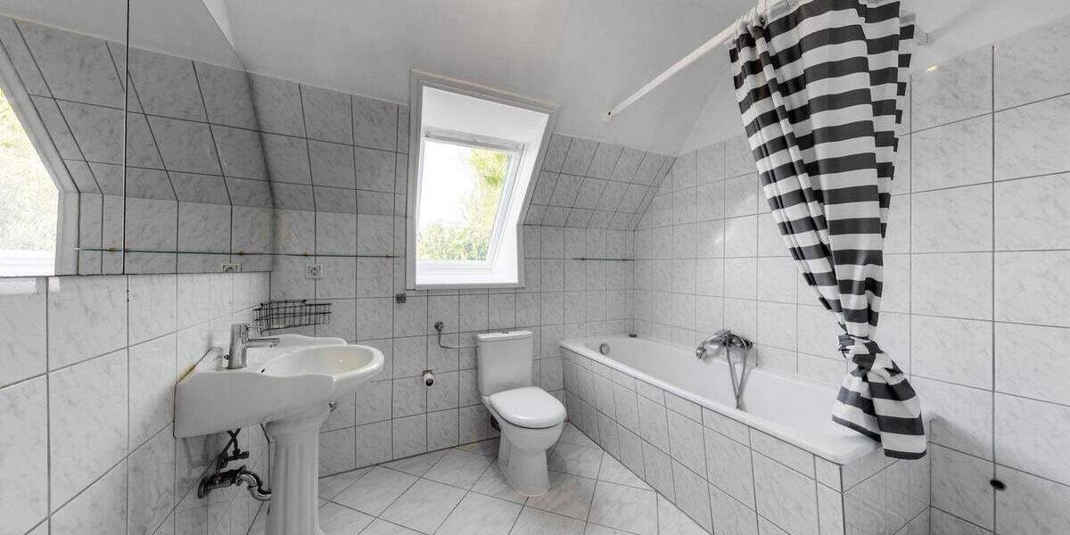 Mehrfamilienhaus, Wohnhaus Ganderkesee - 9 Zimmer, 210 m&sup2;, 399.000&euro; | Angebot:25693011