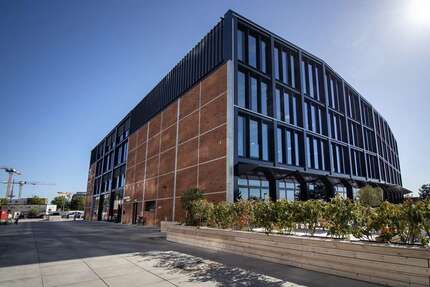 Büro in Bremen-Überseestadt 5.026,65 € 305 m² zimmer