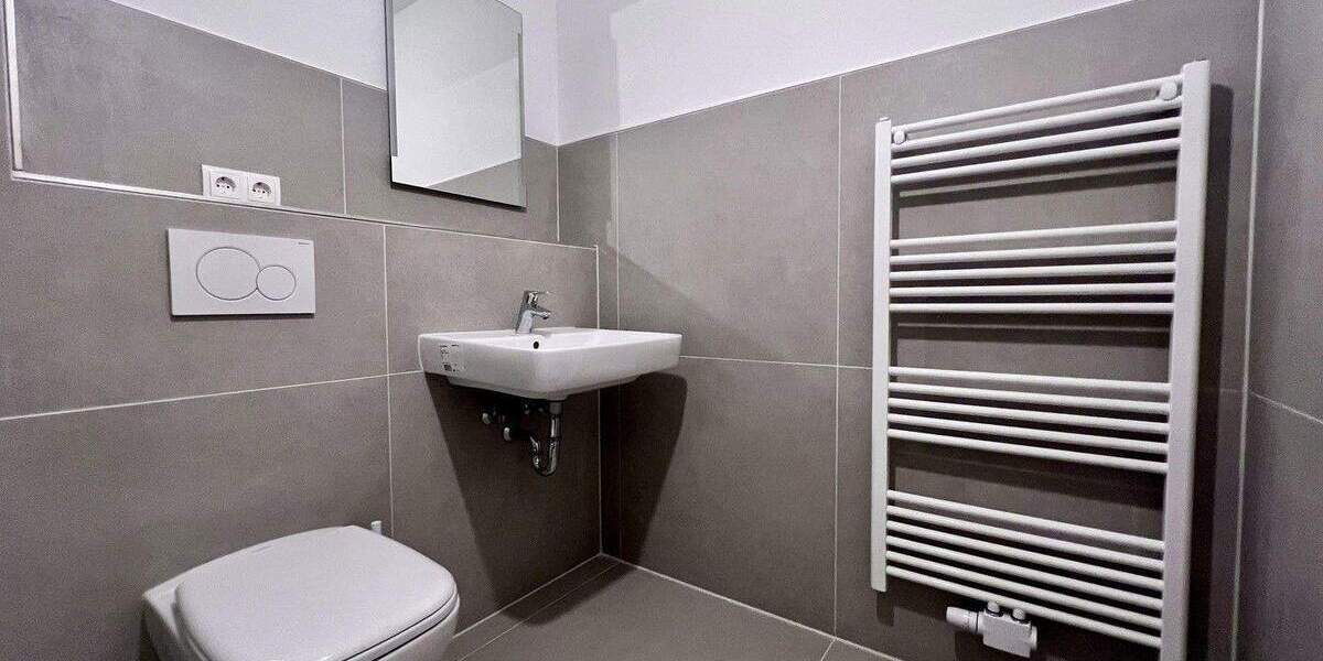 Wunderschöne 3-Zimmer-Wohnung mit Loggia und Tiefgaragenstellplatz 3 zimmer