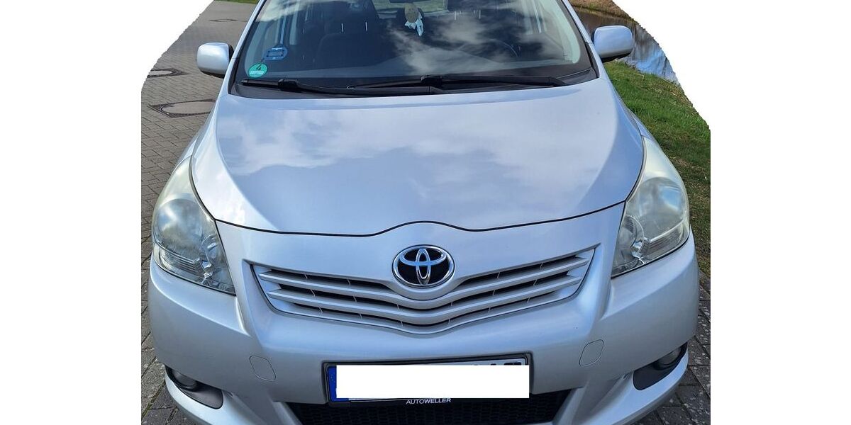 Toyota Verso 184.000 km 4.800 &euro; Bremen 28357