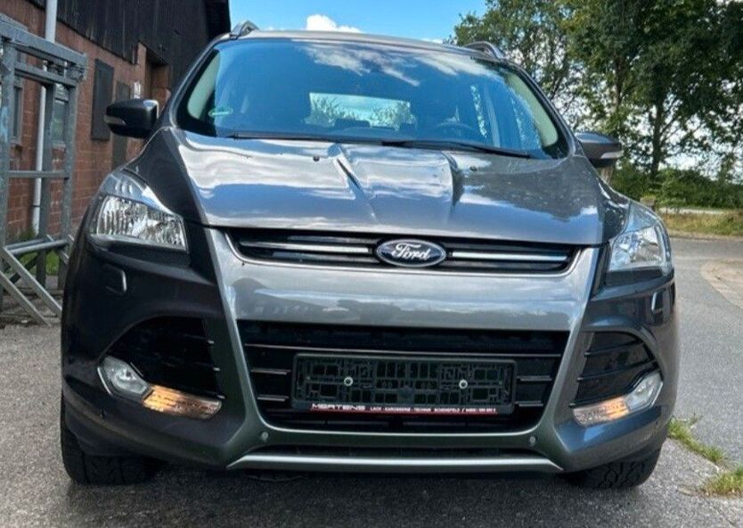 Ford Kuga 61.000 km 12.800 € Bremen 28309