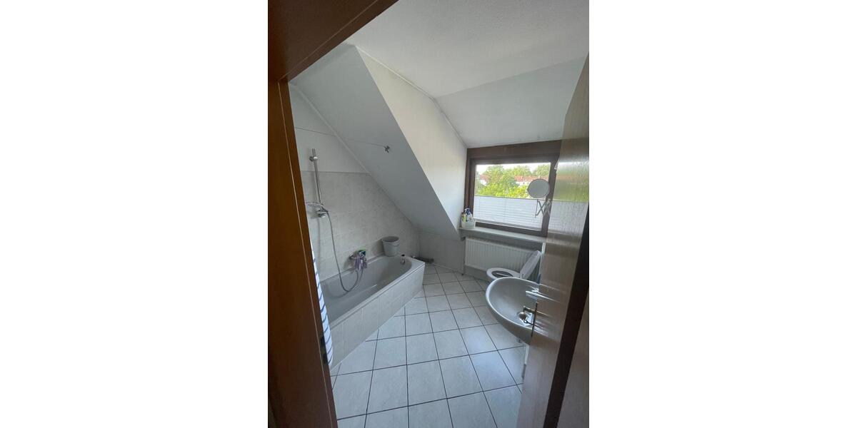Dachgeschoßwohnung Bremen Hemelingen - 2.5 Zimmer, 70 m&sup2;, 179.000&euro; | Angebot:26865849