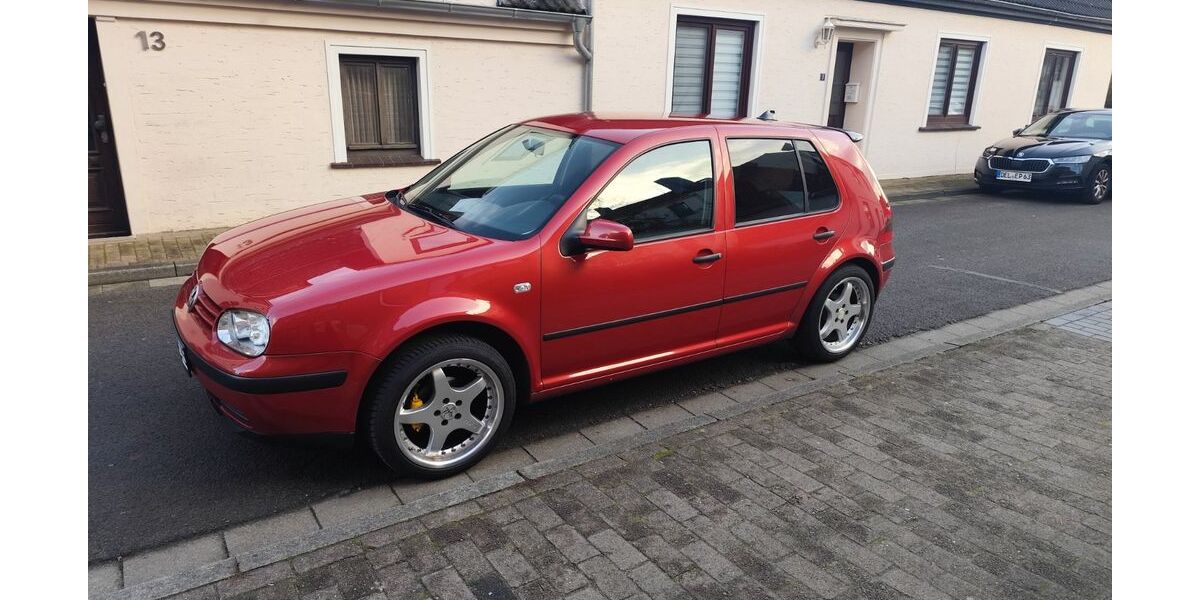 VW Golf 129.000 km 2.250 &euro; Syke 28857