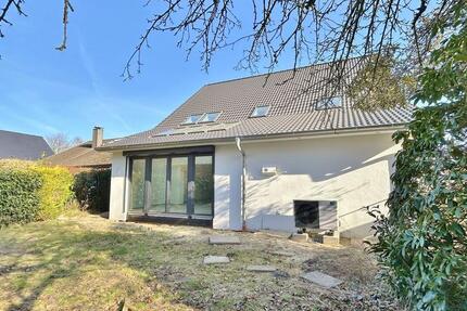 Haus Stuhr - 6 Zimmer, 205 m&sup2;, 2.200&euro; | Angebot:25477673