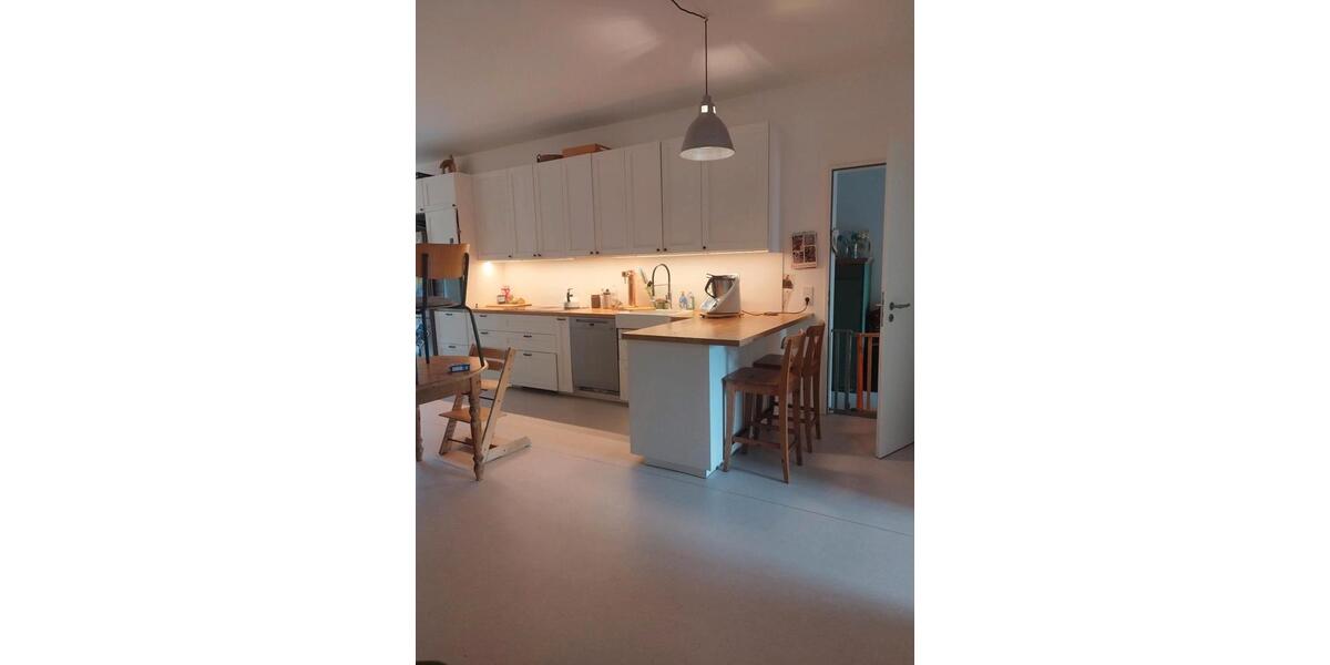 wunderschöne Wohnung zur Zwischenmiete, teilmöbliert 4 zimmer