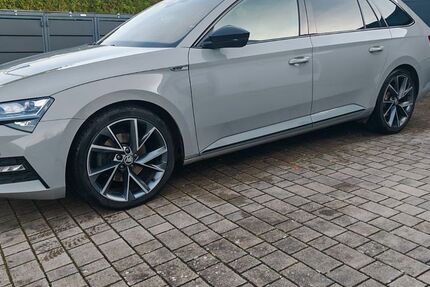 Skoda Superb 122.500 km 22.500 &euro; Schwanewede 28790