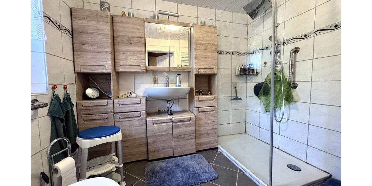 Mehrfamilienhaus, Wohnhaus Ritterhude - 7 Zimmer, 218 m&sup2;, 310.000&euro; | Angebot:25685803