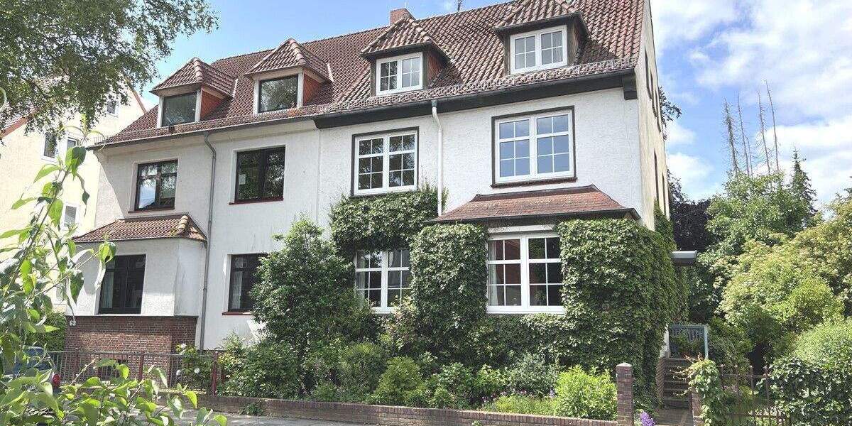 PURNHAGEN-IMMOBILIEN - Sanierungsbedürftige 2-Zimmer-Dachgeschosswohnung in guter Lage von Schwachhausen 2 zimmer