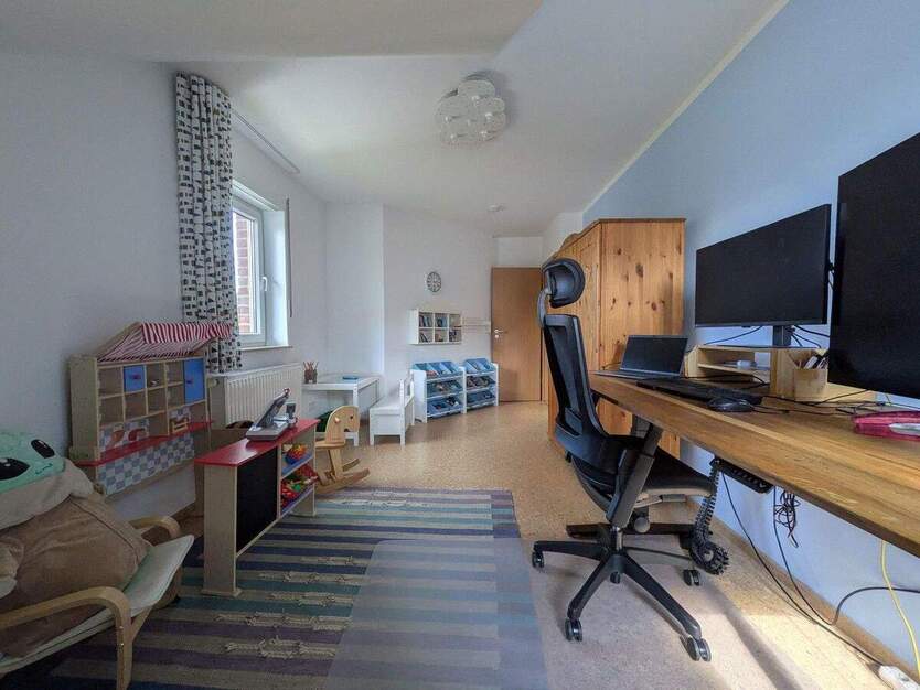 Top gepflegtes Reihenendhaus (2002) mit vielen Renovierungen in Spielstraße (provisionsfrei) 4 zimmer