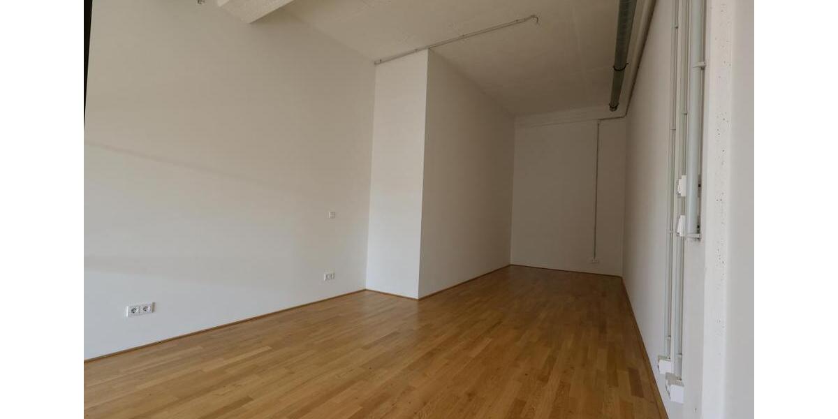 Etagenwohnung Bremen Häfen - 2 Zimmer, 90 m&sup2;, 1.289&euro; | Angebot:25476216