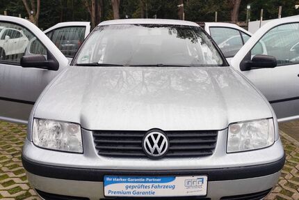 VW Bora 163.498 km 2.999 € Hatten 26209