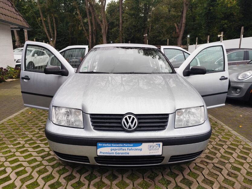 VW Bora 163.498 km 2.999 € Hatten 26209