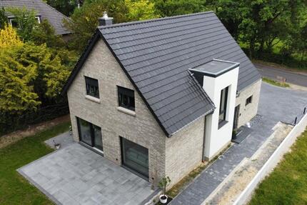 Freistehendes Einfamilienhaus mit Doppelgarage in HB-Bockhorn 3 zimmer