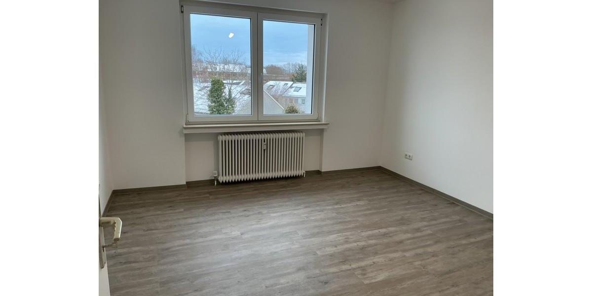 Ideal für eine Familie ! Große, renovierte Wohnung mit superflacher Dusche 3 zimmer