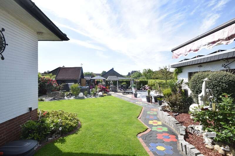 Modernes Einfamilienhaus mit Wellnessgarten, Pool, Whirlpool & PV-Anlage in bester Wohnlage von Syke - Einfamilienhaus Syke Syke | Angebot:26974881