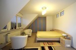 Großes modernisiertes EFH + EBK + Wintergarten + 2 Bäder mit 2 Stellplätzen vor dem Haus