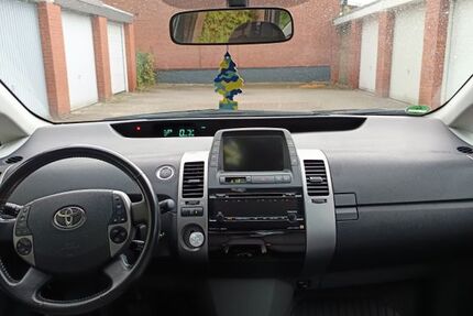 Toyota Prius 104.000 km 6.900 &euro; Bremen 28327