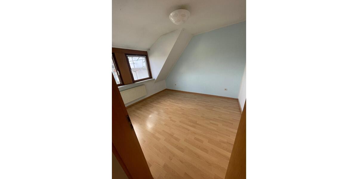 Dachgeschoßwohnung Bremen Hemelingen - 2.5 Zimmer, 70 m&sup2;, 179.000&euro; | Angebot:26865849