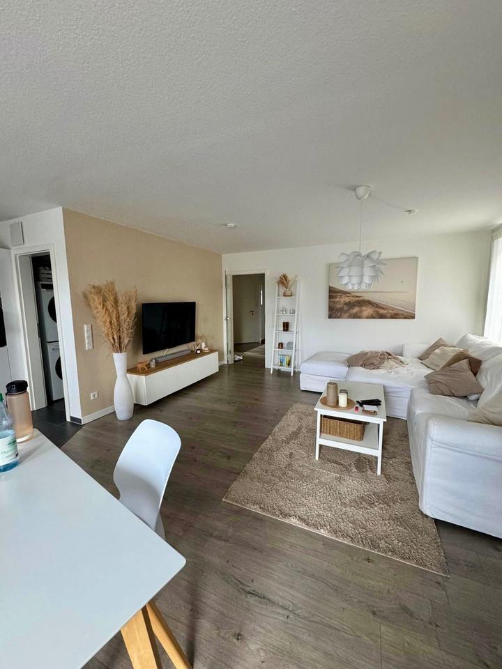 Stilvolle, helle 3,5-Zimmer Wohnung mit EBK & großem Balkon zimmer