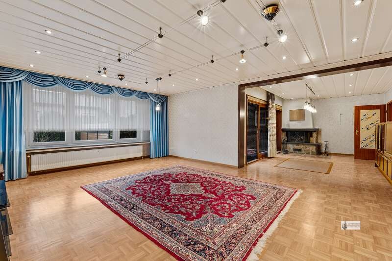 Wohnen und Arbeiten unter einem Dach +2.500 m² Waldgrundstück Sauna+Holzhäuschen Wintergarten+Kamin - Zweifamilienhaus Syke | Angebot:24213006