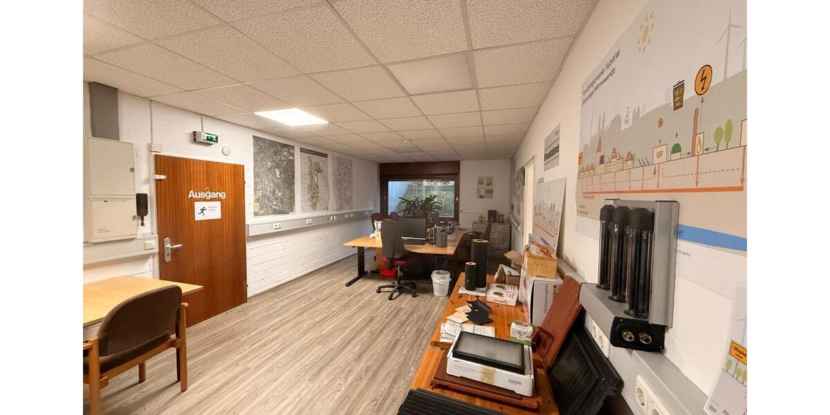 Verschiedene Nutzungsmöglichkeiten! Gewerbefläche im Souterrain in zentraler Lage von Leeste! zimmer