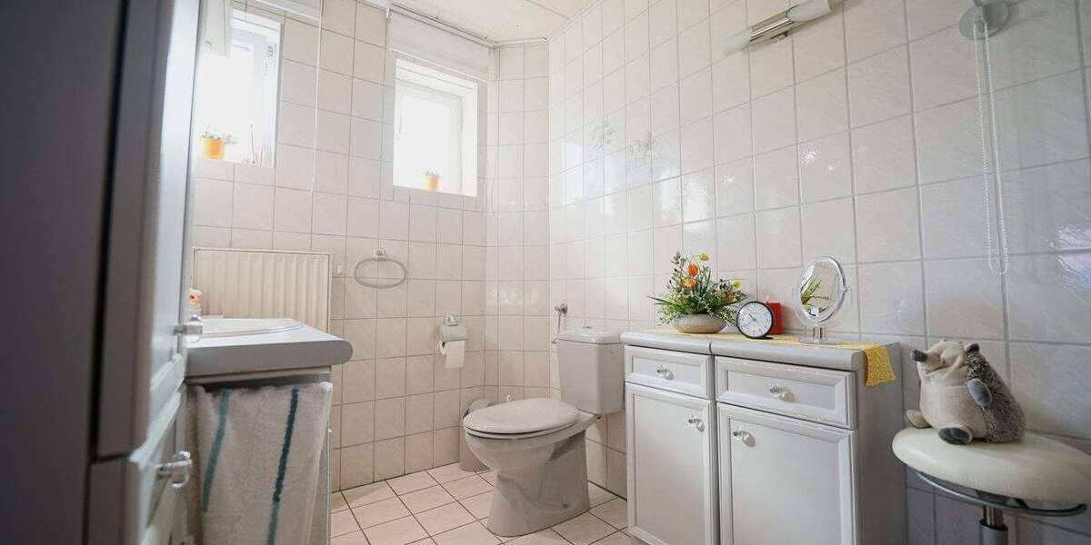 Einfamilienhaus Ritterhude - 7 Zimmer, 185 m&sup2;, 380.000&euro; | Angebot:25769344