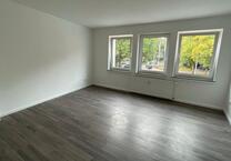 Zentral gelegene 3-Zimmer-Wohnung | Modernes Bad Einbauküche Balkon 3. OG | Bremen-Doventor