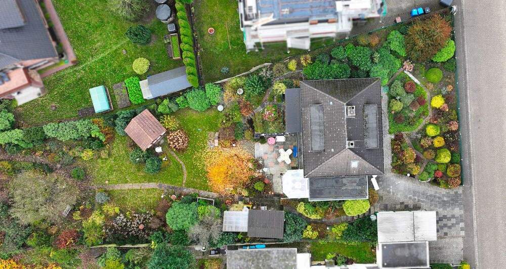 Charmantes Einfamilienhaus auf attraktiven Hanggrundstück mit Carport 7 zimmer