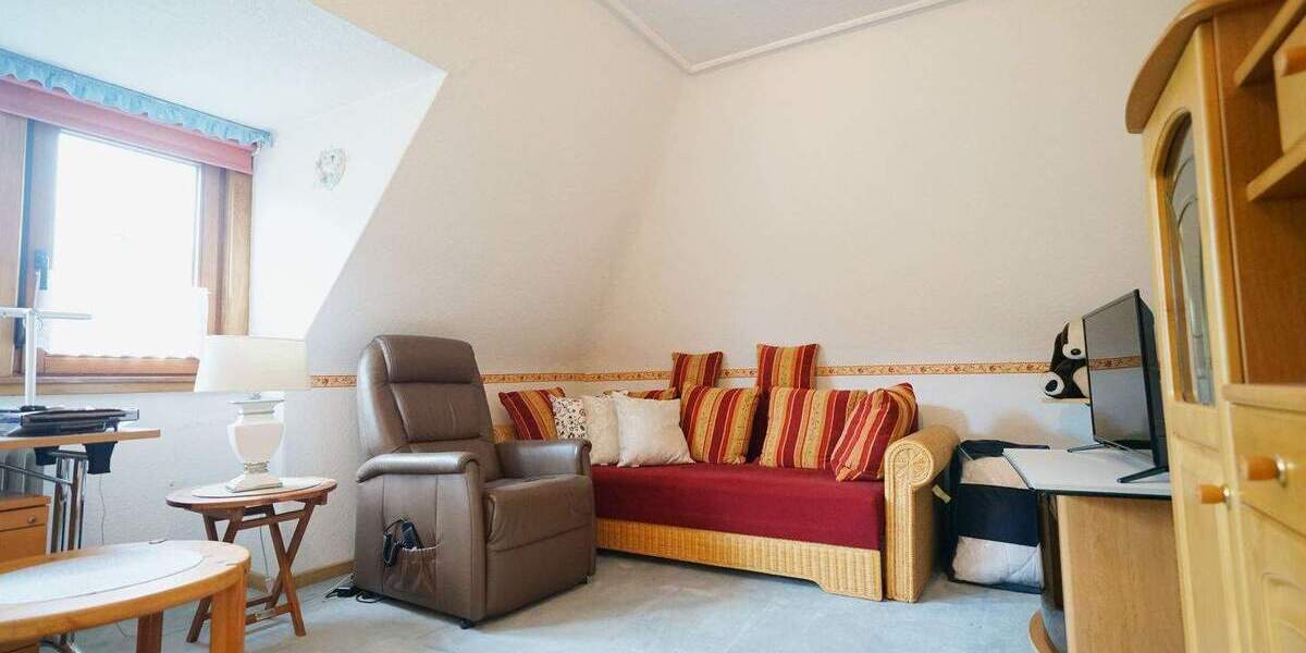 Charmantes Einfamilienhaus auf attraktiven Hanggrundstück mit Carport 7 zimmer