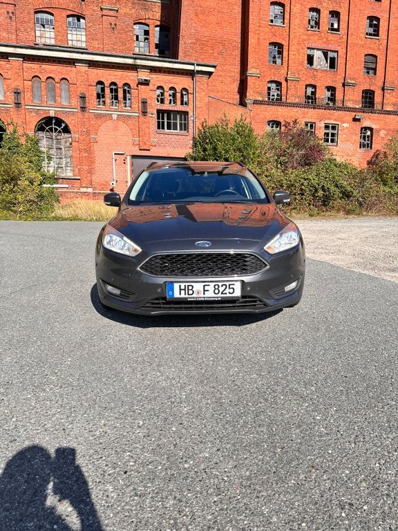 Ford Focus 138.000 km 11.999 € Bremen 28779