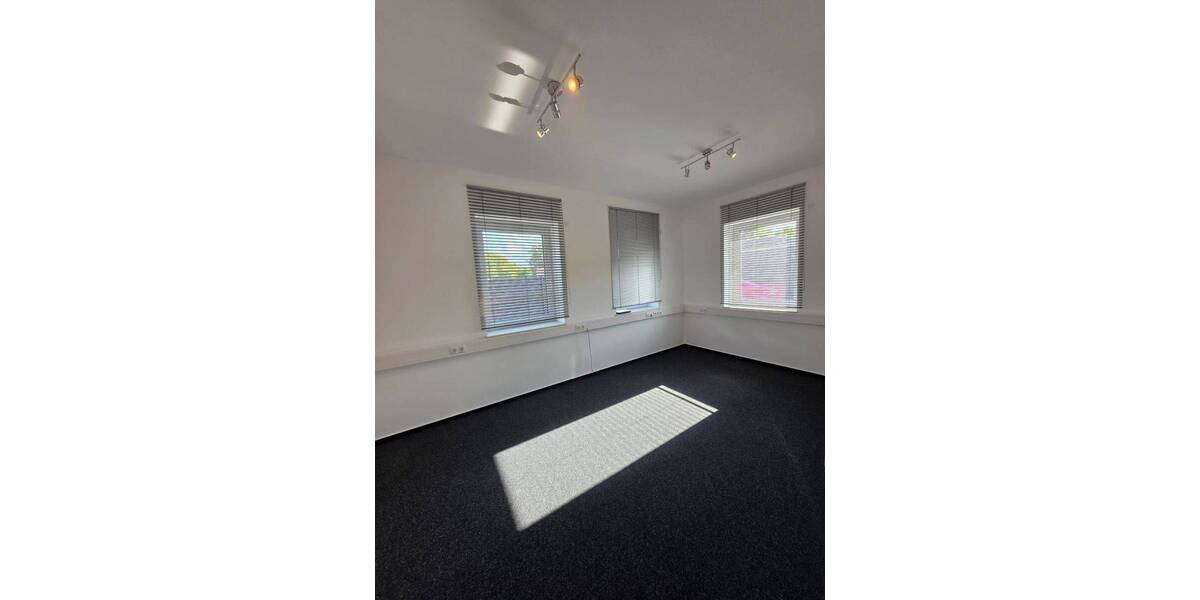 Gewerbeobjekt Ganderkesee Bookholzberg - 2 Zimmer, 69 m&sup2;, 590&euro; | Angebot:26595034
