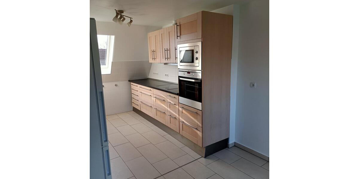 Dachgeschoßwohnung Achim - 4 Zimmer, 850 m&sup2;, 850&euro; | Angebot:25614381