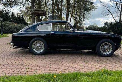 Aston Martin DB