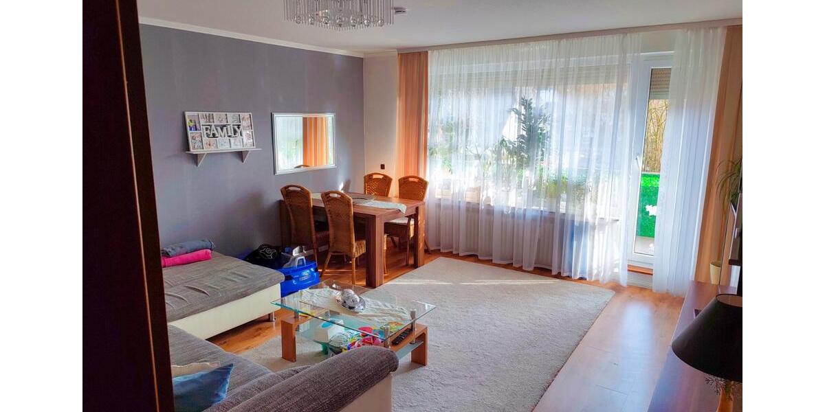 Gepflegte 4-Zimmer-Wohnung mit EBK und Stellplatz 4 zimmer