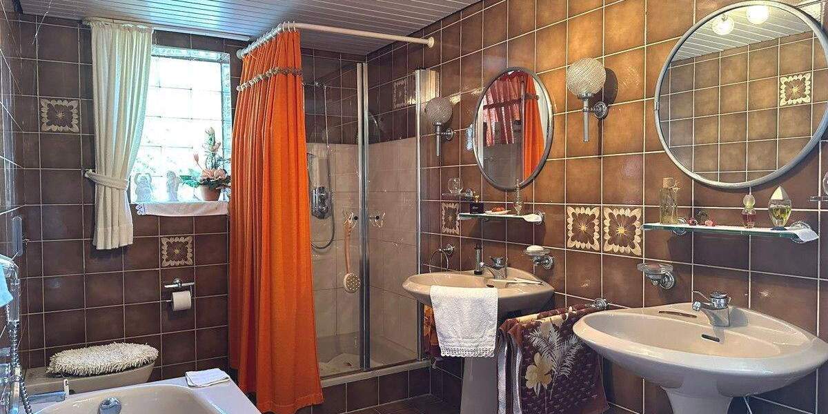 Mehrfamilienhaus, Wohnhaus Ritterhude - 8 Zimmer, 296 m&sup2;, 275.000&euro; | Angebot:25777975