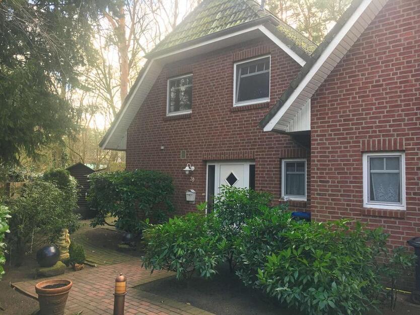 Doppelhaushälfte zu vermieten - mit Garten, Gartenhaus und PKW-Stellplatz