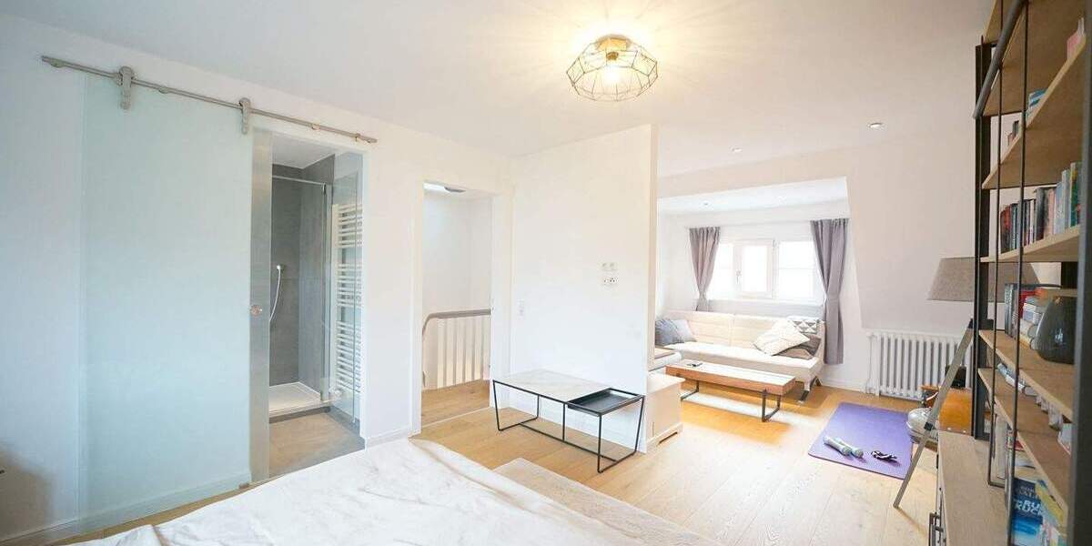 Reihenmittelhaus Bremen Schwachhausen - 8 Zimmer, 207 m&sup2;, 949.000&euro; | Angebot:25769345