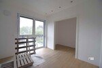 Penthouse - Wohnung Neubau 2 Zimmer zum 1.7. 2026 mit Rollläden + Stellplatz ohne Küche - Einfamilienhaus Weyhe Leeste | Angebot:26764876