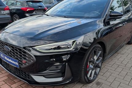 Ford Focus 17.281 km 33.490 &euro; Hude 27798