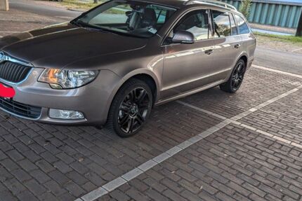 Skoda Superb 178.000 km 7.999 &euro; Bremen 28309
