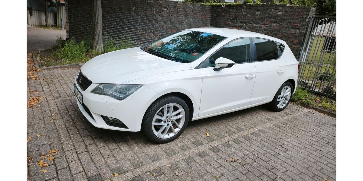 Seat Leon 46.900 km 8.599 &euro; Bremen 28219