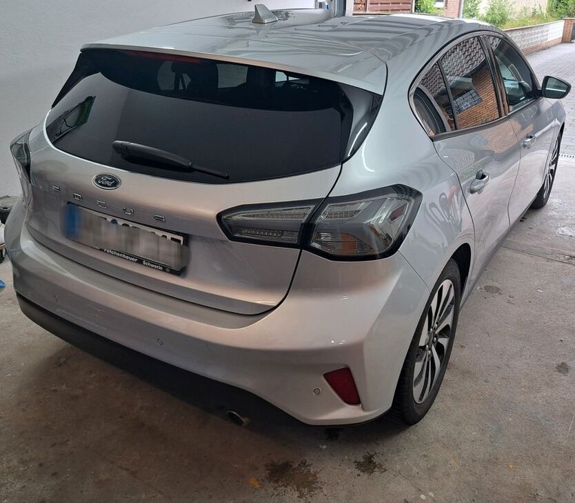 Ford Focus 65.000 km 13.900 € Hambergen 27729