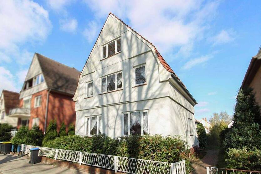 Willkommen im neuen Familienglück: Einfamilienhaus mit Garten und Garage in Bremen