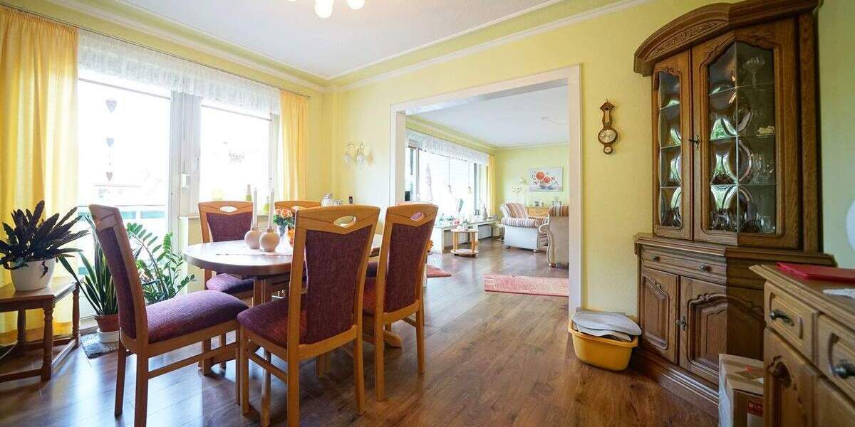 Charmantes Einfamilienhaus auf attraktiven Hanggrundstück mit Carport 7 zimmer