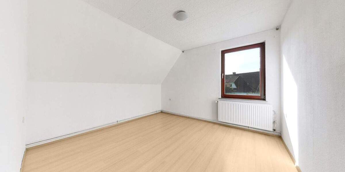 Mehrfamilienhaus, Wohnhaus Ganderkesee - 9 Zimmer, 210 m&sup2;, 399.000&euro; | Angebot:25693011