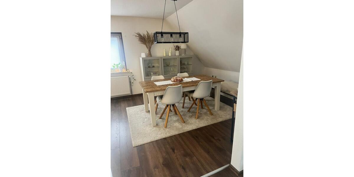 Dachgeschoßwohnung Schwanewede - 3.5 Zimmer, 120 m&sup2;, 900&euro; | Angebot:25368322